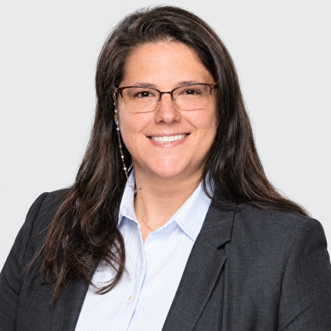 Dr. Juliana Binhote